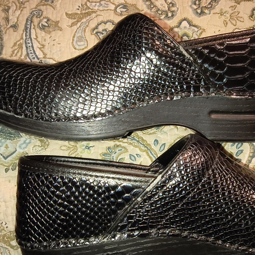 Dansko Snake Print Clog - Picture 4 of 7